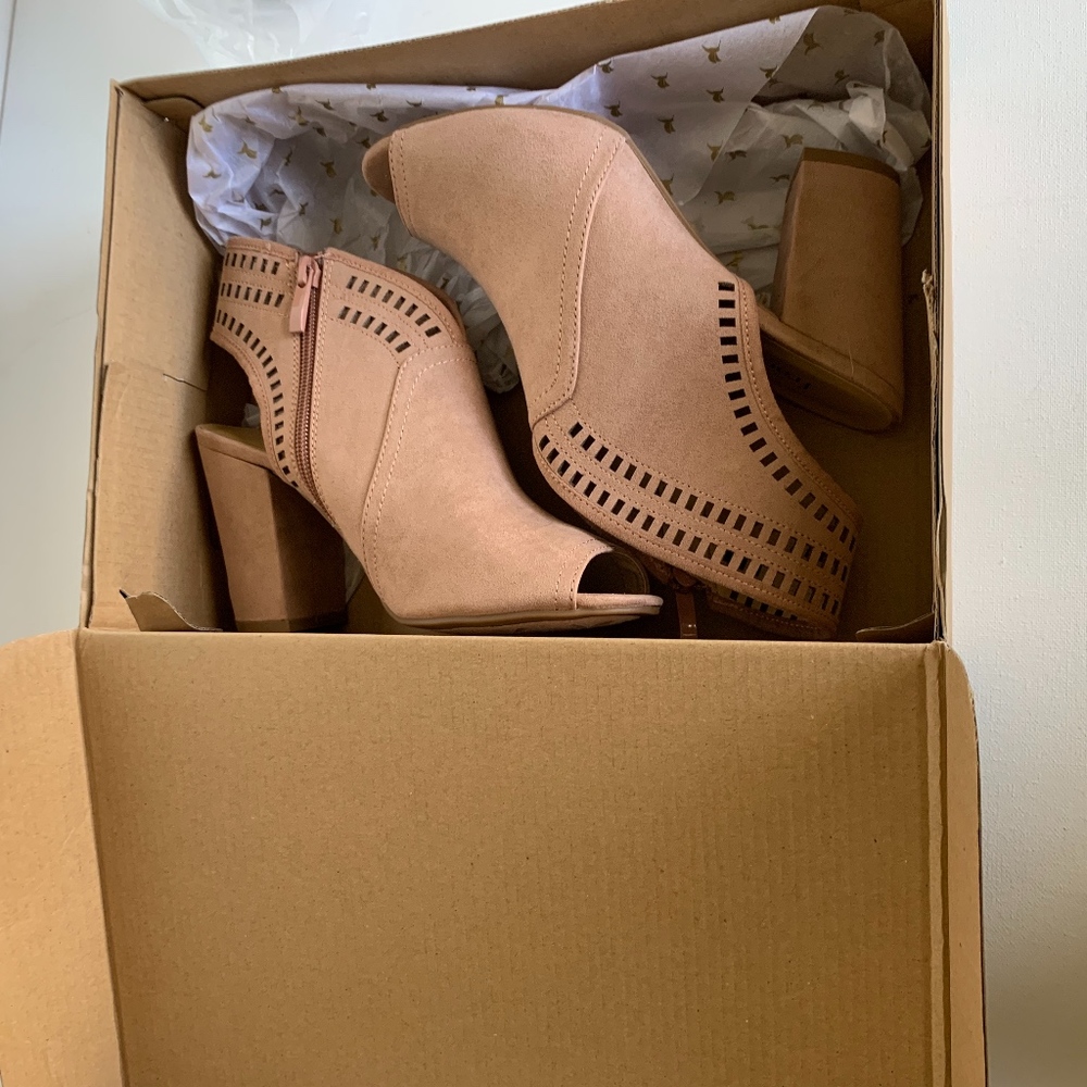 Francesca's Ali Nude Laser Cut Peep Toe Heels - Picture 8 of 8